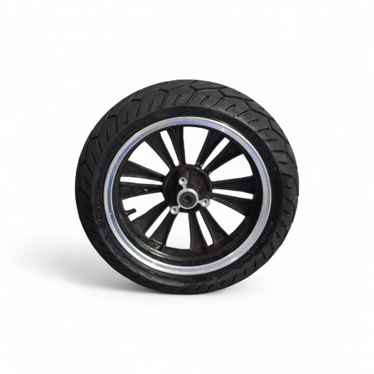 Front wheel with fitted tyre